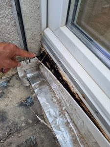 Défaut d'étanchéité sur seuil de fenêtre